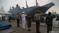 Duta Besar Australia untuk Indonesia, Penny William, bahwa kunjungan kapal HMAS Canberra ini merupakan bagian dari agenda Indo-Pacific Endeavour (IPE) 2021. Menurutnya, IPE 2021 digelar untuk meningkatkan kerja sama kedua negara.