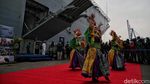 Kapal Perang Terbesar Australia TIba di Jakarta