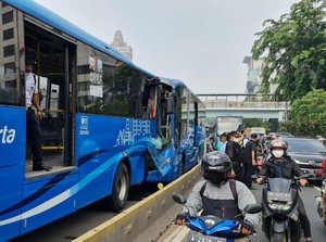Kecelakaan TransJ Vs TransJ, Sopir dan 2 Penumpang Meninggal