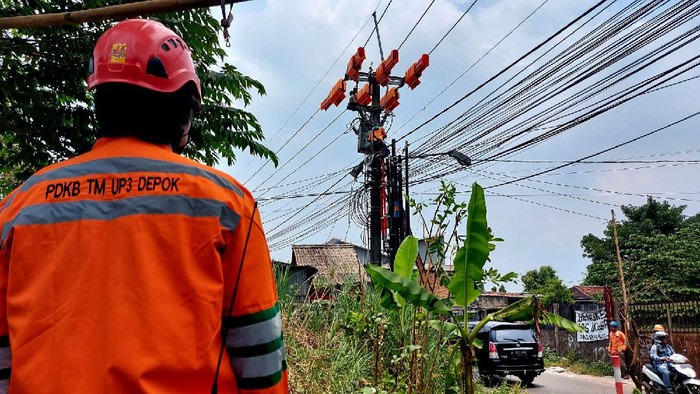 Dengan terobosan pemeliharaan tanpa padam itu memberikan keuntungan bagi PLN dimana tidak akan kehilangan energi jual yang dalam hal ini pendapatan.