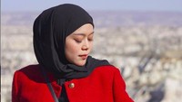 Lesti Kejora tampak memperlihatkan baby bump yang semakin terlihat jelas. Senyum semringah terlihat dari penyanyi yang tengah memasuki trimester kedua kehamilannya. Foto: dok. Instagram Lesti Kejora