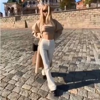 Tiga tahun setelah Lola Bunny berpose vulgar di katedral Saints Basil di Moscow masih jadi permasalahan. Pada 2021, Lola sengaja membuka atasan dan mengekspos payudara selagi seseorang mengambil gambarnya.  Foto: Instagram