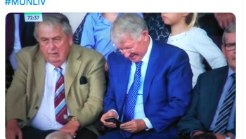 Ferguson apakah juga sudah tweet #OleOut? Foto: Twitter