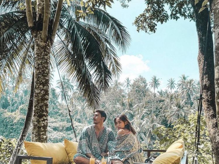 Mesranya Pengantin Baru, Jessica Iskandar dan Vincent Verhaag Saat Makan Bareng