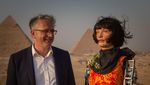 Selamat Datang di Giza! Pameran Seni Digelar di Area Piramida Agung Mesir