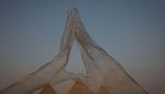Selamat Datang di Giza! Pameran Seni Digelar di Area Piramida Agung Mesir