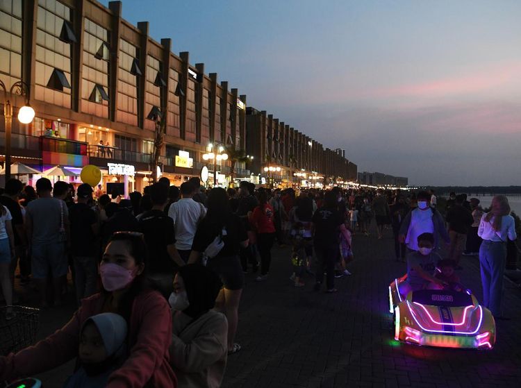 Pantai Maju Jadi Tempat Kongkow Baru Warga Jakarta