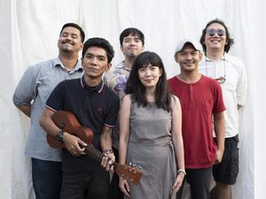 Lewat Suar, Payung Teduh Puji Sang Pencipta