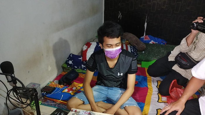 Pekerja pinjol digerebek saat melakuka penagihan dari indekos di Cengkareng, Jakbar