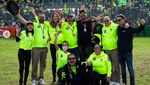 Peluk-Cium Mesra Pacar Rossi Setelah Balapan Kandang Terakhir