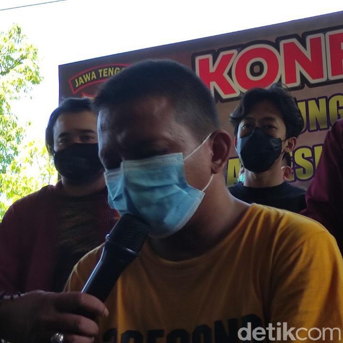 Pembunuh wanita yang mayatnya dibungkus plastik dibuang di tengah hutan Grobogan ditangkap, Senin (25/10/2021).