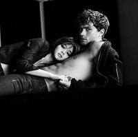 Shin Min Ah pun mengawali kariernya sebagai model. Pemotretan ini dilakukannya sebelum meraih popularitas lewat drama Korea My Girlfriend is a Gumiho pada 2010. Foto: dok. Elle Korea