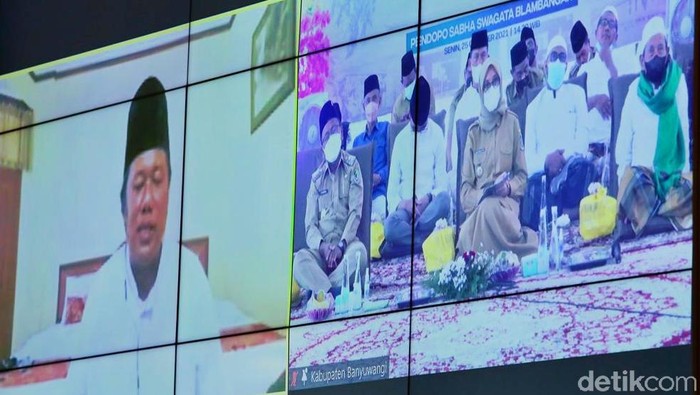 Peringatan Maulid Nabi Muhammad SAW digelar Pemkab Banyuwangi di Pendopo Sabha Swagata Blambangan. KH Ahmad Muwafiq ceramah dari Yogyakarta secara daring.