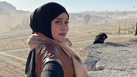Selama berlibur, Lesti Kejora terlihat senang dan tak bisa diam meski tengah hamil. Foto: Instagram Rizky Billar