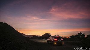 Menaklukkan Berbagai Tanjakan Jakarta-Bali dengan Wuling Almaz RS
