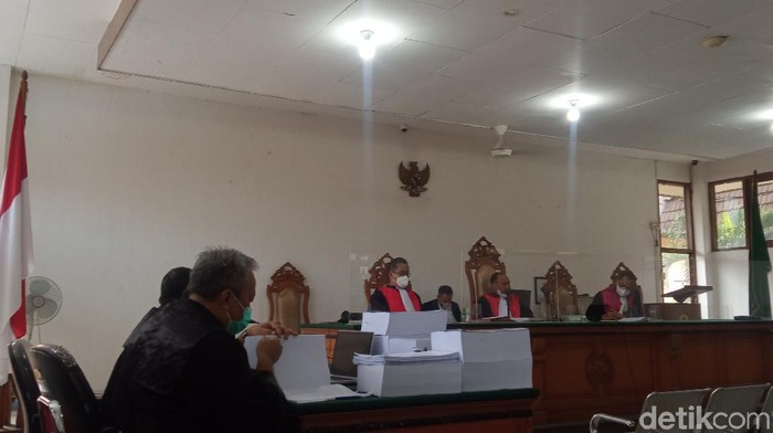 Sidang Korupsi Tuntutan Aa Umbara