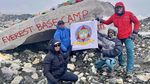 Saat Bendera Merah Putih Berkibar di Puncak Island Peak