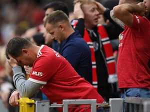 Deretan Meme Kocak MU Babak Belur Dibantai Liverpool