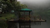 Harga tiket masuk ke kawasan ini juga tergolong sangat terjangkau karena traveler hanya perlu mengeluarkan dana sebesar Rp. 7.500 per orang. Harga yang sangat murah untuk tempat wisata yang menyuguhkan keindahan alam yang sangat memukau. (dok. Pribadi Azril Shiva/@frameofnjdrl)