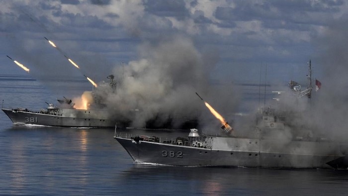 TNI AL Latihan untuk Tingkatkan Kemampuan Tempur TNI AL menggelar latihan perang di Kepulauan Riau, Minggu (24/10/2021). Latihan itu untuk meningkatkan kemampuan tempur pasukan TNI AL.