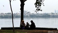 Keasrian dan keindahan  dari fisik taman  sudah tak terihat.