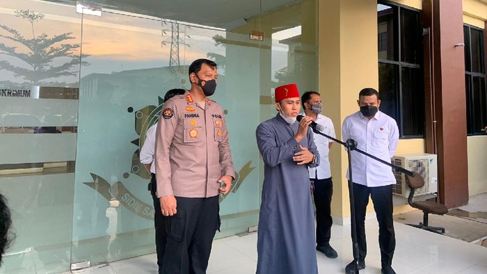 Ustaz di Lampung minta maaf setelah video pembegalan viral. Video tersebut merupakan rekayasa untuk diunggah di YouTube (dok Polda Lampung)