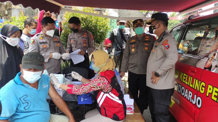 vaksinasi di pasar porong sidoarjo
