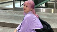 Ia disebut siap untuk debut sebagai penyanyi solo. Foto: (dok. Instagram @dora._.a)