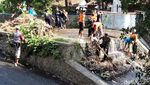 Aksi Santri di Boyolali Bersih-bersih Sungai