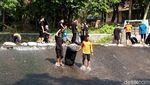Aksi Santri di Boyolali Bersih-bersih Sungai