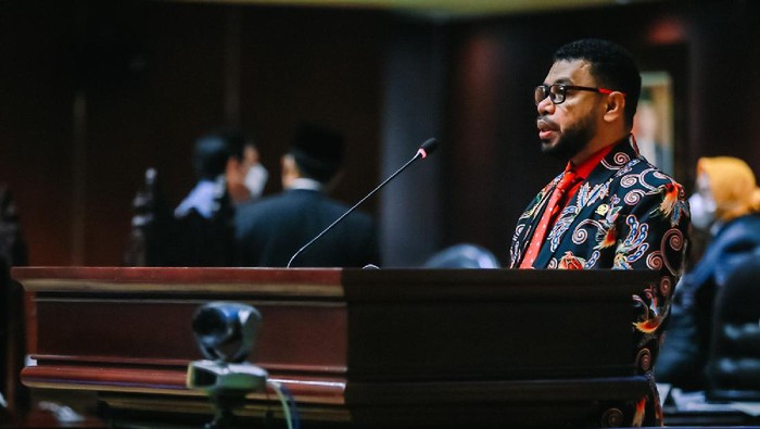 Anggota DPD RI Papua Barat Filep Wamafma