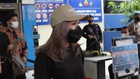 Ayu Ting Ting kembali mendatangi Polda Metro Jaya. Foto: Palevi