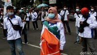 Tak hanya di tingkat provinsi, aksi ini juga akan digelar di setiap daerah di Jawa Barat dengan tuntutan yang sama. Besok sampai Jumat nanti ada gerakan yang masif di kota dan kabupaten, November ini dewan pengupahan merumuskan dan membicarakan besaran upah minimum yang akan berlaku di Jabar tahun 2022, katanya.