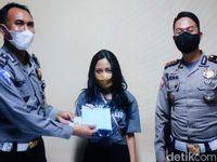 Rachel Vennya Dan Kisah Pelat RFS-Mobil Beda Warna Yang Bikin Heboh