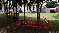 Sebelumnya rumah ini milik mantan Kakorlantas, Djoko Susilo yang disita KPK. Saat disita negara, nilai rumah seluas 3.000 m2 tersebut sekitar Rp 49 miliar. 