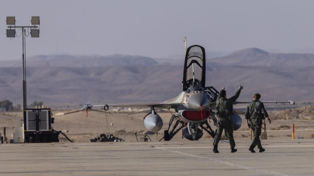 Penampakan Lokasi Jatuhnya Pesawat Militer AS di California