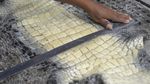 Geliat Produksi Kerajinan Kulit Buaya Made in Merauke