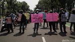 Geruduk Kantor Anies, Buruh di Jakarta Demo Tuntut Kenaikan Upah