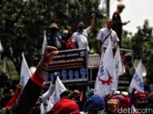 Ancaman Buruh Geruduk Balai Kota-Istana Gegara UMP Naik Tak Seberapa