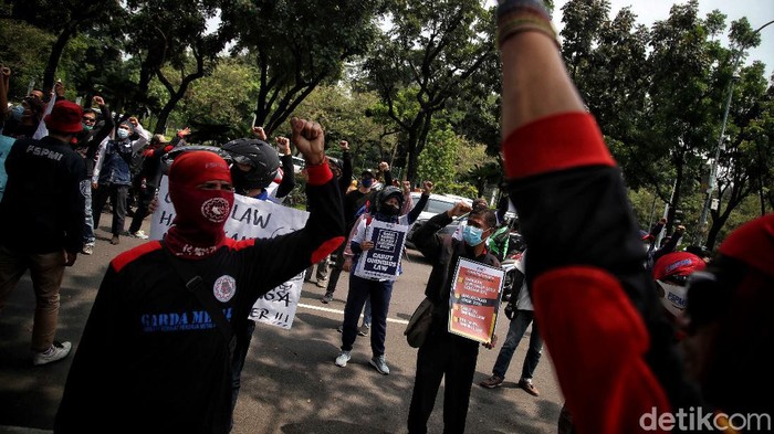 Geruduk Kantor Anies Buruh Di Jakarta Demo Tuntut Kenaikan Upah