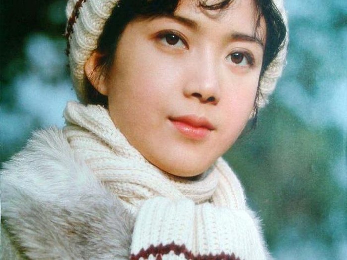 Gong Xue, aktris tercantik China era 80an awal.