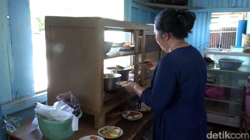 Gurihnya Nagih! Atupe Doayu, Ketupat Sayur Khas Majene Berlauk Tuna Goreng