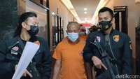 Kasus itu terungkap dari laporan keluarga korban yang menyatakan Maman hilang sejak 11 Oktober 2021. Polisi kemudian melakukan penyelidikan dan menerima informasi pengeroyokan di Cigedug hingga akhirnya Maman ditemukan tewas.