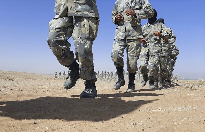 Sejumlah prajurit Taliban jalani pelatihan selama tiga minggu di Lashkar Gah, Afghanistan. Sejumlah latihan dilakukan para prajurit selama program 3 minggu itu.