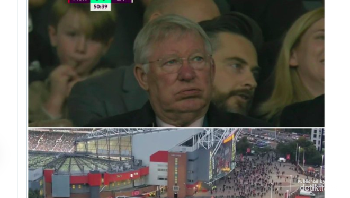 Wajah Sir Alex mewakili kekecewaan para fans MU yang bahkan banyak keluar stadion jauh sebelum laga berakhir. Foto: Twitter