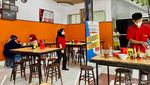 Sluurp! Gurihnya  Mie Bakso Laksana yang Bertahan Lezatnya 50 Tahun