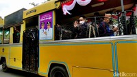 Selanjutnya melintasi Stadion Galuh Ciamis dan Taman Lokasana. Rombongan masuk ke Jalan Ir H Juanda, dari Saripohaci kemudian ke Jalan Jendral Sudirman dan finish di Pendopo Bupati Ciamis. Saat rombongan melintas membuat masyarakat kaget dan bertanya-tanya. Namun dari mobil diumumkan bahwa itu adalah rombongan atlet peraih berbagai medali asal Ciamis yang berlaga pada PON XX Papua kemarin.