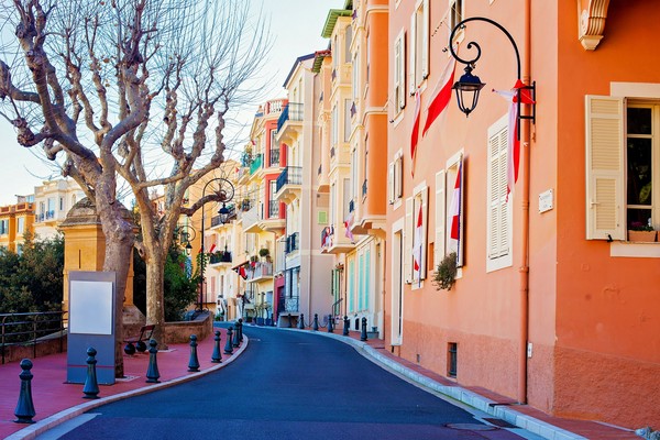 Monaco tidak memiliki sumber daya alam apa pun. Oleh sebab itulah, mereka membangun pariwisata untuk mendatangkan banyak turis dan uang. (Getty Images/iStockphoto) Monaco tidak memiliki sumber daya alam apa pun. Oleh sebab itulah, mereka membangun pariwisata untuk mendatangkan banyak turis dan uang. (Getty Images/iStockphoto)
