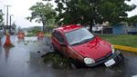 Ngeri! Mobil hingga Perahu di Meksiko Jadi Korban Badai Rick