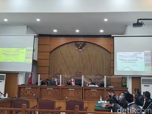 Ahli Balistik Simulasikan 11 Tembakan Pistol dalam Sidang Km 50